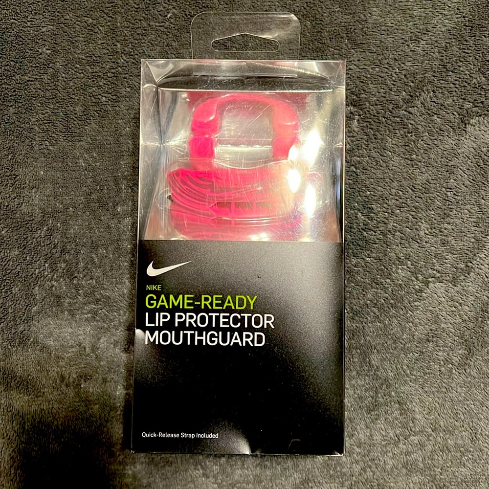 Nike Game-Ready Lip Protector Mouthguard